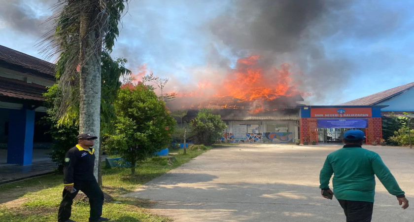 Diduga karena Korsleting Listrik, Ruangan di SMK 5 Balikpapan Terbakar